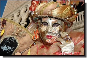 D&eacute;couvrez les masques v&eacute;nitiens  du carnaval de Venise. Costumes v&eacute;nitiens pour le Carnaval de Venise.  Venice  masks -  venetien masks -Venedig Masken - venezianische Masken